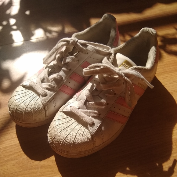 adidas Originals White / Pink Superstar Shoes - Picture 3 of 7